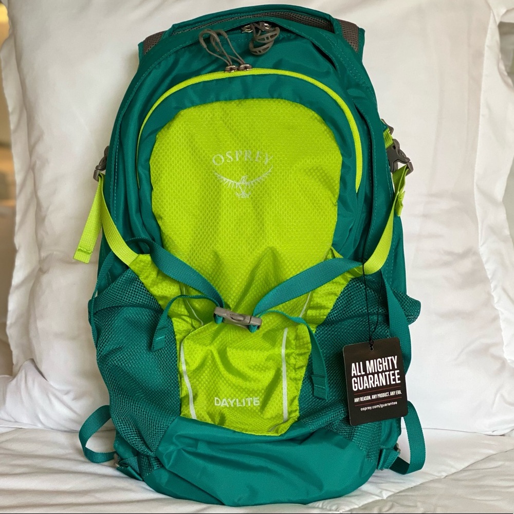 NEW, IN BAG — (1) Osprey Daylite®: Hostas Green, New w/ tags, Discontinued color